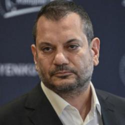Ertuğrul Doğan 'G&ouml;r&uuml;ş&uuml;yoruz' diyerek a&ccedil;ıkladı! Fırtına bir d&uuml;nya yıldızı daha getiriyor