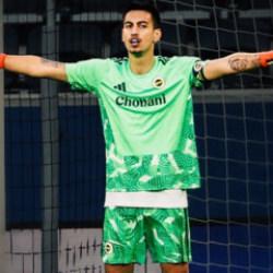 Fenerbah&ccedil;e'de ayrılık! İrfan Can Eğribayat imzayı attı