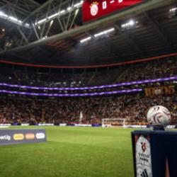 Galatasaray trib&uuml;nlerinden istifa tezah&uuml;ratı