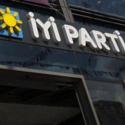 İYİ Parti&rsquo;de bir şok daha! Milletvekili &Ouml;mer Karakaş partisinden istifa etti