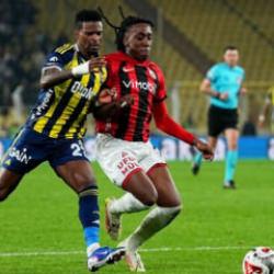 Kanarya maratona Başkentte başlıyor! Gen&ccedil;lerbirliği-Fenerbah&ccedil;e muhtemel 11'ler