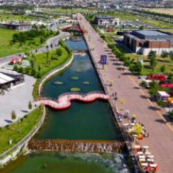 Kayseri'nin Recep Tayyip Erdoğan Millet Bah&ccedil;esi b&uuml;y&uuml;meye devam ediyor