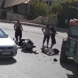 Mersin'de korkutan kaza: Motosiklet trakt&ouml;r&uuml;n altına girdi
