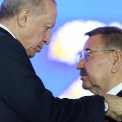 Rozeti Erdoğan taktı, ilk ziyaretİ teşkilata yaptı