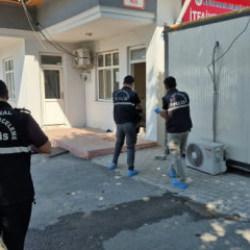 Belediye bah&ccedil;esinde silah sesleri! 3 kişi vuruldu
