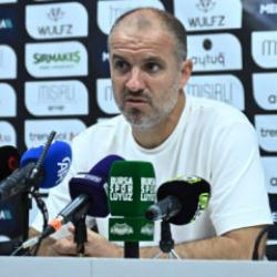 Bursaspor'un hocası ateş p&uuml;sk&uuml;rd&uuml;! "Eyyamcılık yaptı"