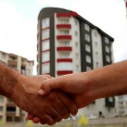 H&uuml;k&uuml;met d&uuml;ğmeye bastı: Her yıl 100 bin kişi ev sahibi olacak!