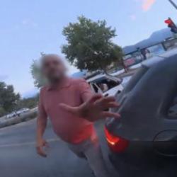 Denizli'de motosikletlinin &ouml;n&uuml;n&uuml; kesip saldıran magandaya rekor ceza