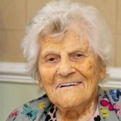 D&uuml;nyanın en yaşlı insanı yeni yaşını kutladı