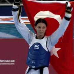 Elif Sude Akg&uuml;l Akdeniz Oyunları şampiyonu!