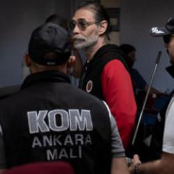 Erdal Beşik&ccedil;ioğlu'ndan skandal 'uyuşturucu' savunması! İkram ediyorlar, kıramıyorum