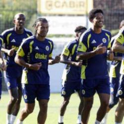 Fenerbah&ccedil;e'de ayrılık! Anlaşma sağlandı: Yıldız oyuncu d&uuml;nya devine gidiyor