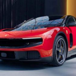 Ferrari'nin ilk elektrikli otomobili 40 milyon dolara satıldı