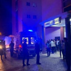 Hakkari'de d&uuml;ğ&uuml;n &ouml;ncesi kan aktı! Damat ve 2 yakını saldırıya uğradı 