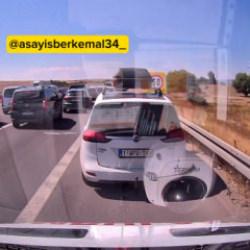 Emniyet şeridini ihlal eden gurbet&ccedil;iye tokat gibi cevap