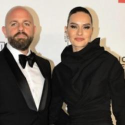 İzzet &Ouml;zilhan trafik kazası ge&ccedil;irdi: Acil ameliyata alındı! G&ouml;zler Yasemin Ergene'de...