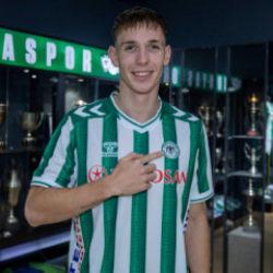 Konyaspor'dan orta sahaya takviye! 4 yıllık imza atıldı