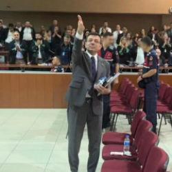 Mahkeme salonunda ıslah polemiği: İmamoğlu mahkemede somut kanıt sunmak yerine dua ediyor