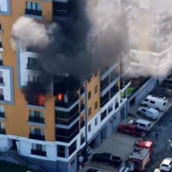 Rize'de 10 katlı apartmanda &ccedil;ıkan yangın korkuttu