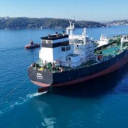 Rusya'da İHA saldırısına uğrayan tanker İstanbul Boğazı'nda