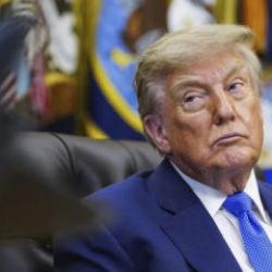 Son dakika... Trump: H&uuml;rm&uuml;z a&ccedil;ık ve t&uuml;m deniz faaliyetleri s&uuml;r&uuml;yor