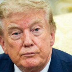 Trump Kanada'ya y&ouml;nelik yeni g&uuml;mr&uuml;k vergilerini askıya aldı