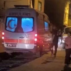 T&uuml;fekten &ccedil;ıkan sa&ccedil;ma baba ve 4 yaşındaki oğluna isabet etti