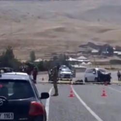 Van'da ara&ccedil;lar kafa kafaya &ccedil;arpıştı! &Ccedil;ok sayıda &ouml;l&uuml; ve yaralı var 