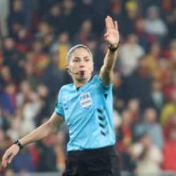 1. Lig'de 4. haftanın hakemleri a&ccedil;ıklandı: 1 ma&ccedil;ta kadın hakem d&uuml;d&uuml;k &ccedil;alacak