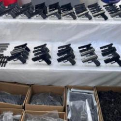 2 ilde silah ka&ccedil;ak&ccedil;ılığı operasyonu; 13 g&ouml;zaltı