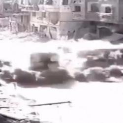 İsrail'den a&ccedil;ık al&ccedil;aklık: Gazze'de ambulansı b&ouml;yle vurdular