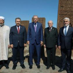 Yapıcıoğlu&rsquo;ndan Malazgirt mesajı