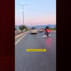 Edremit'te motosiklet s&uuml;r&uuml;c&uuml;s&uuml; &ouml;l&uuml;mden kıl payı kurtuldu!