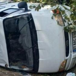 Giresun'da fındık iş&ccedil;ilerini taşıyan kamyonet devrildi! &Ccedil;ok sayıda yaralı var