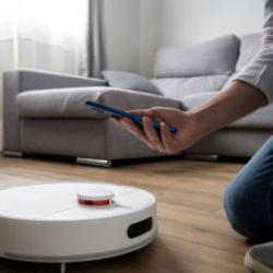  İhaneti robot s&uuml;p&uuml;rgeyle kanıtladı: Kendisi hapse girdi!