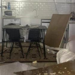 Ardahan'da şoke eden g&ouml;r&uuml;nt&uuml;ler; Şiddetli fırtına &ccedil;atıları u&ccedil;urdu, g&ouml;z g&ouml;z&uuml; g&ouml;rmedi