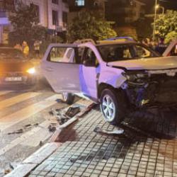 Bartın'da polis aracı kazaya karıştı: 2 polis yaralandı!