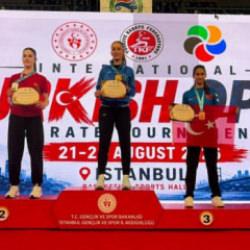 Bursa&rsquo;nın gen&ccedil; karatecisi şampiyon! Naz Kayadere&rsquo;den altın madalya
