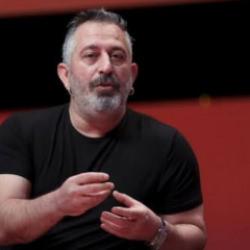Cem Yılmaz'ın sağlık durumu nasıl? Hastaneden yeni a&ccedil;ıklama!