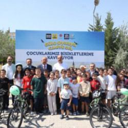 Konya'da 40 g&uuml;n camiye sabah namazına gelen &ccedil;ocuklara bisiklet hediye edildi 