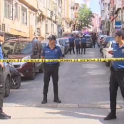 Emekli polis memuru, eşi ve &ccedil;ocuğunu &ouml;ld&uuml;r&uuml;p yaşamına son verdi