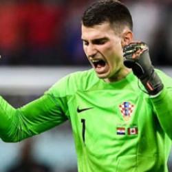 Fenerbah&ccedil;e'den Barcelona'ya transfer! İmza atmak i&ccedil;in İspanya'da