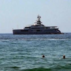Kuşadası'na 250 milyon dolarlık mega yat demirlendi!