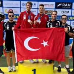 Madrid&rsquo;de b&uuml;y&uuml;k başarı! Bursa'nın gen&ccedil; sporcusu d&uuml;nya &uuml;&ccedil;&uuml;nc&uuml;s&uuml;