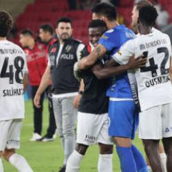 S&uuml;per Lig ekibi 24 yıl sonra bir ilki başardı! İşte haftanın sonu&ccedil;ları ve puan durumu