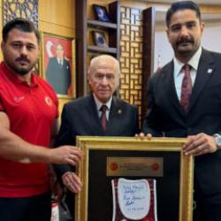Taha Akg&uuml;l'den Devlet Bah&ccedil;eli'ye ziyaret!