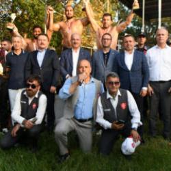 Tarihi &Ccedil;ardak Yağlı Pehlivan G&uuml;reşleri'nde başpehlivanlığı Feyzullah Akt&uuml;rk kazandı