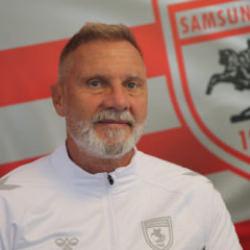 Thorsten Fink: Fenerbah&ccedil;e'ye karşı kazanmak i&ccedil;in oynayacağız!