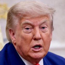 Trump, &uuml;lkesi ile iş yapan Kanadalı şirketlere ABD'ye taşınma &ccedil;ağrısında bulundu