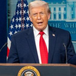 Trump'tan Kanada'ya yeni vergi hamlesi: Bizi yıllardır kazıkladılar
